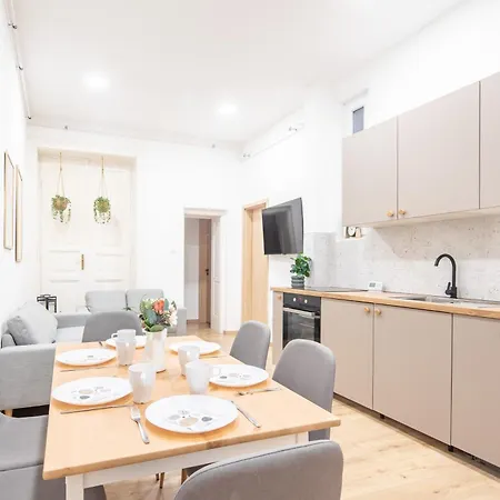 Cityscape Budget Joseph Apartamento