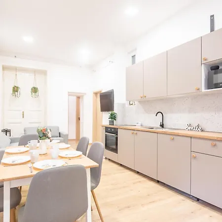 Cityscape Budget Joseph Apartamento