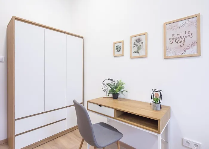 Cityscape Budget Joseph Apartment