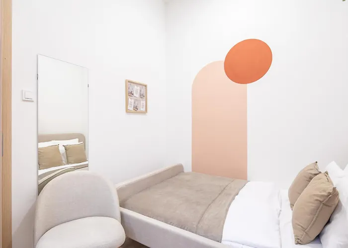 Cityscape Budget Joseph Apartment